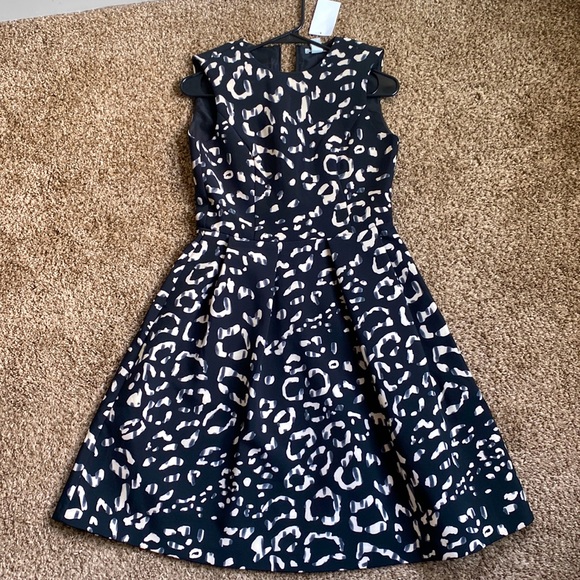 H&M Dresses & Skirts - Animal print dress